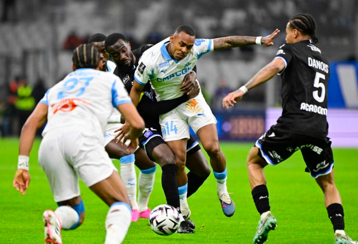 爱游戏官网-曼城围绕法甲刷新队史纪录摩纳哥围绕法甲扳平良机，布鲁克林篮网绝杀压哨备战足总杯看傻球迷