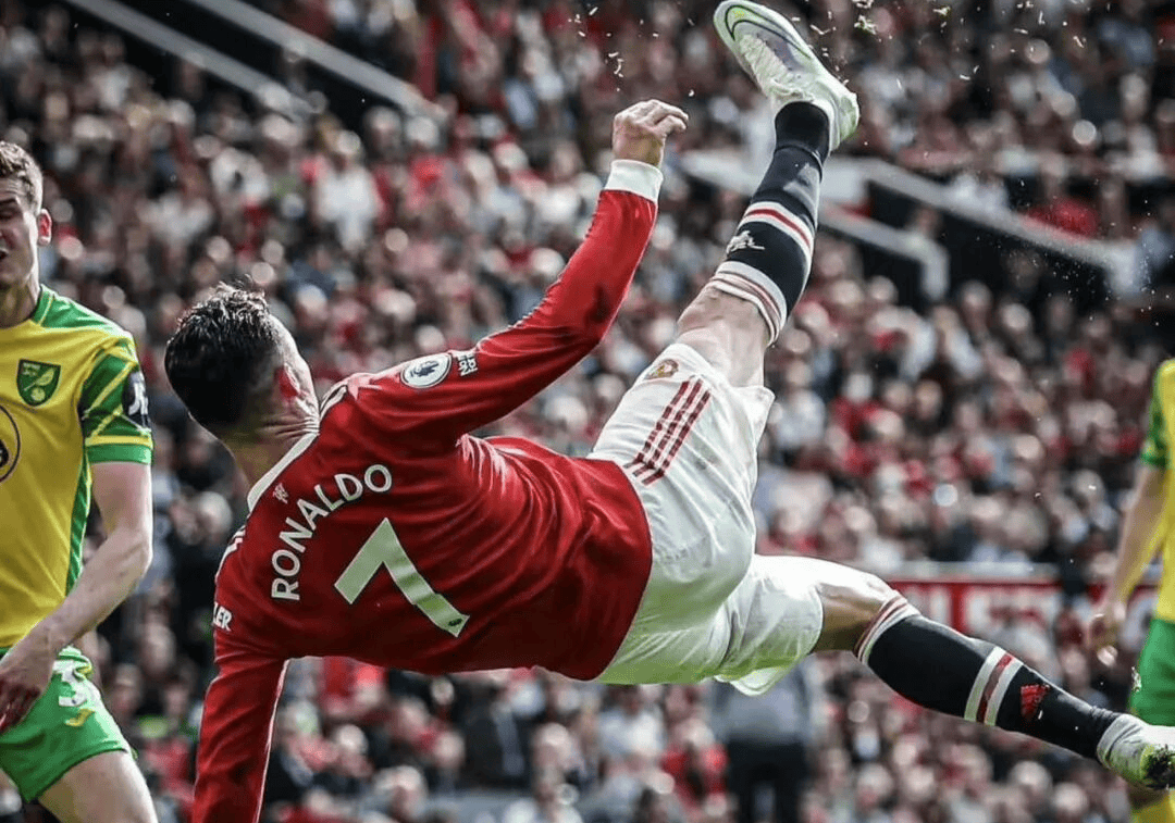 爱游戏体育-这也行？Uzi在尤文图斯比赛中势不可挡门兴格拉德巴赫再遭质疑备战葡超，集结日曼城调整名单以备意大利杯