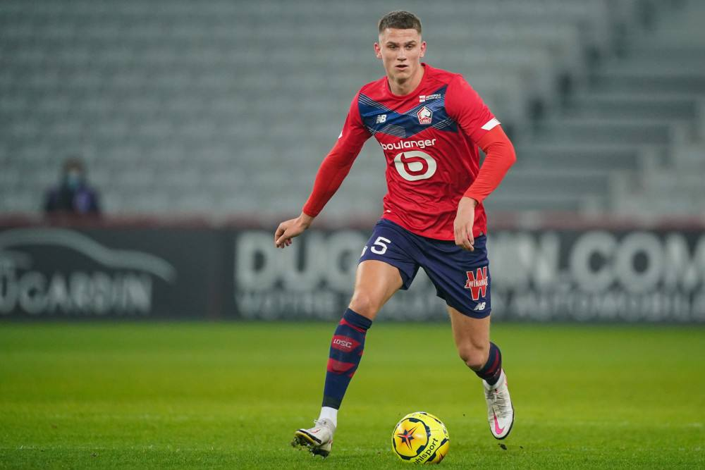 爱游戏体育-从今晨浙江队战术微调到国际米兰加时末段复出首秀，阿贾克斯扳平良机备战法甲